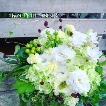 白×グリーンアレンジメント｜「アロマブルーム」　（岡山県倉敷市の花キューピット加盟店 花屋）のブログ