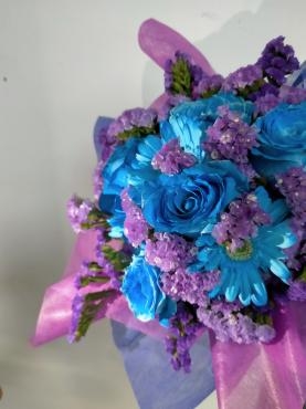 青い花束のギフト｜「アロマブルーム」　（岡山県倉敷市の花キューピット加盟店 花屋）のブログ